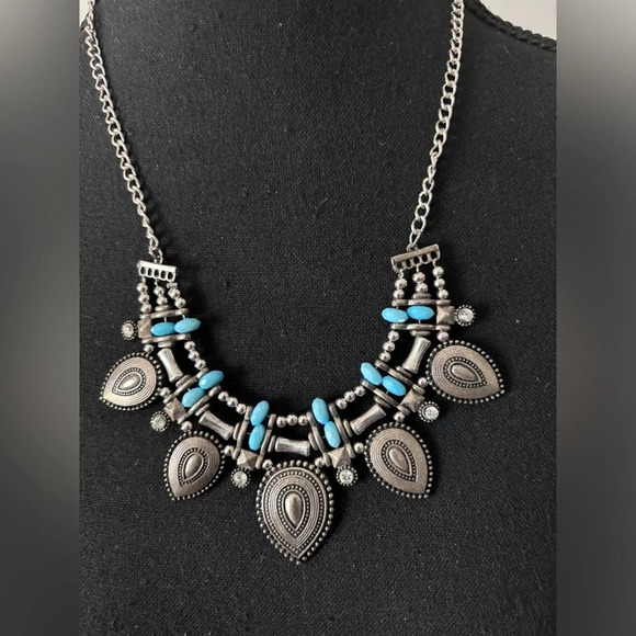 Unbranded | Boho Turquoise/Silver Statement Necklace - Picture 3 of 5